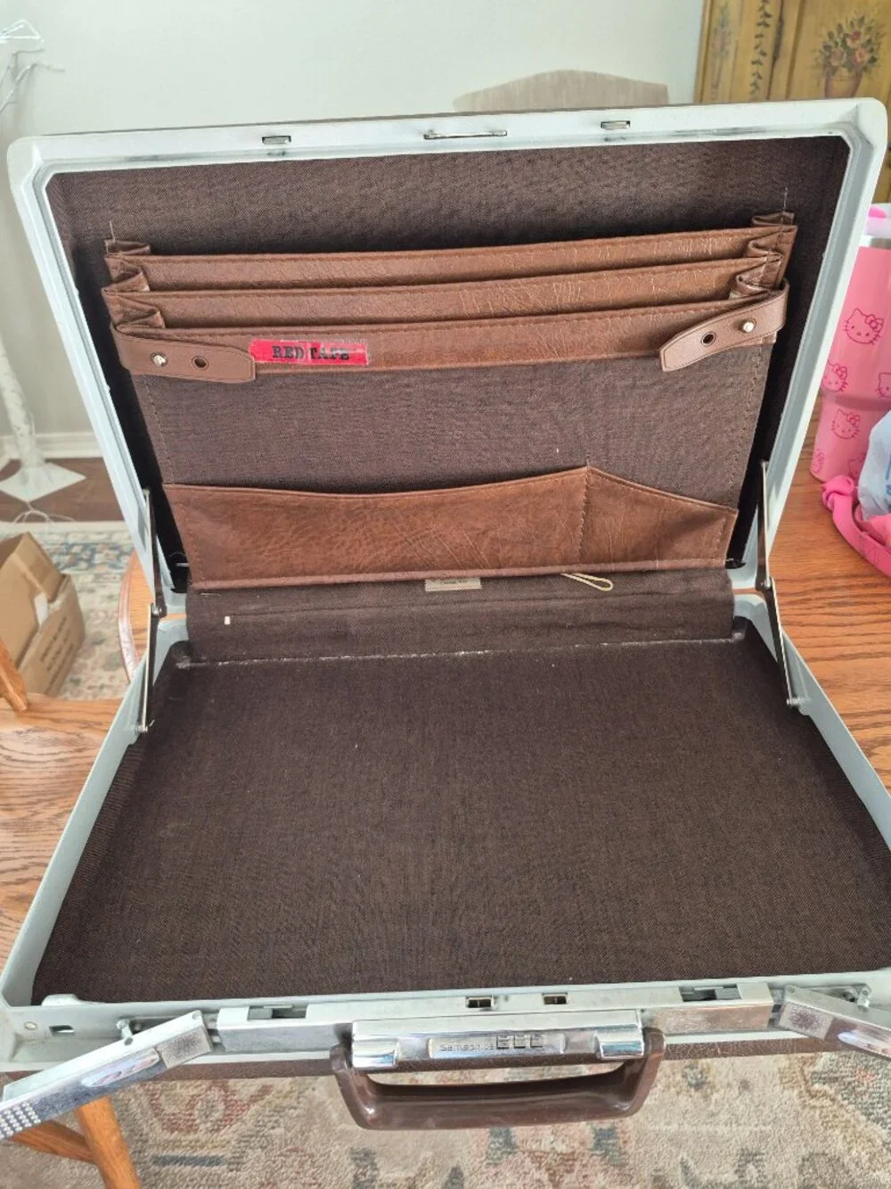 Brown 1970s Samsonite case